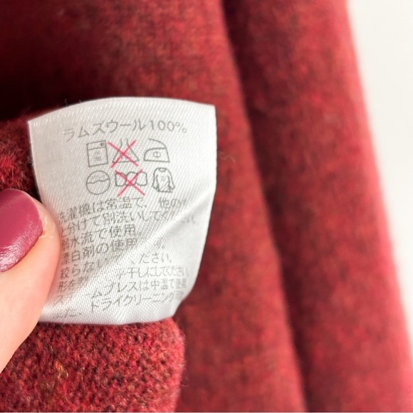 Pendleton Men’s Red Lambswool V-Neck Sweater Sz M - Picture 7 of 7